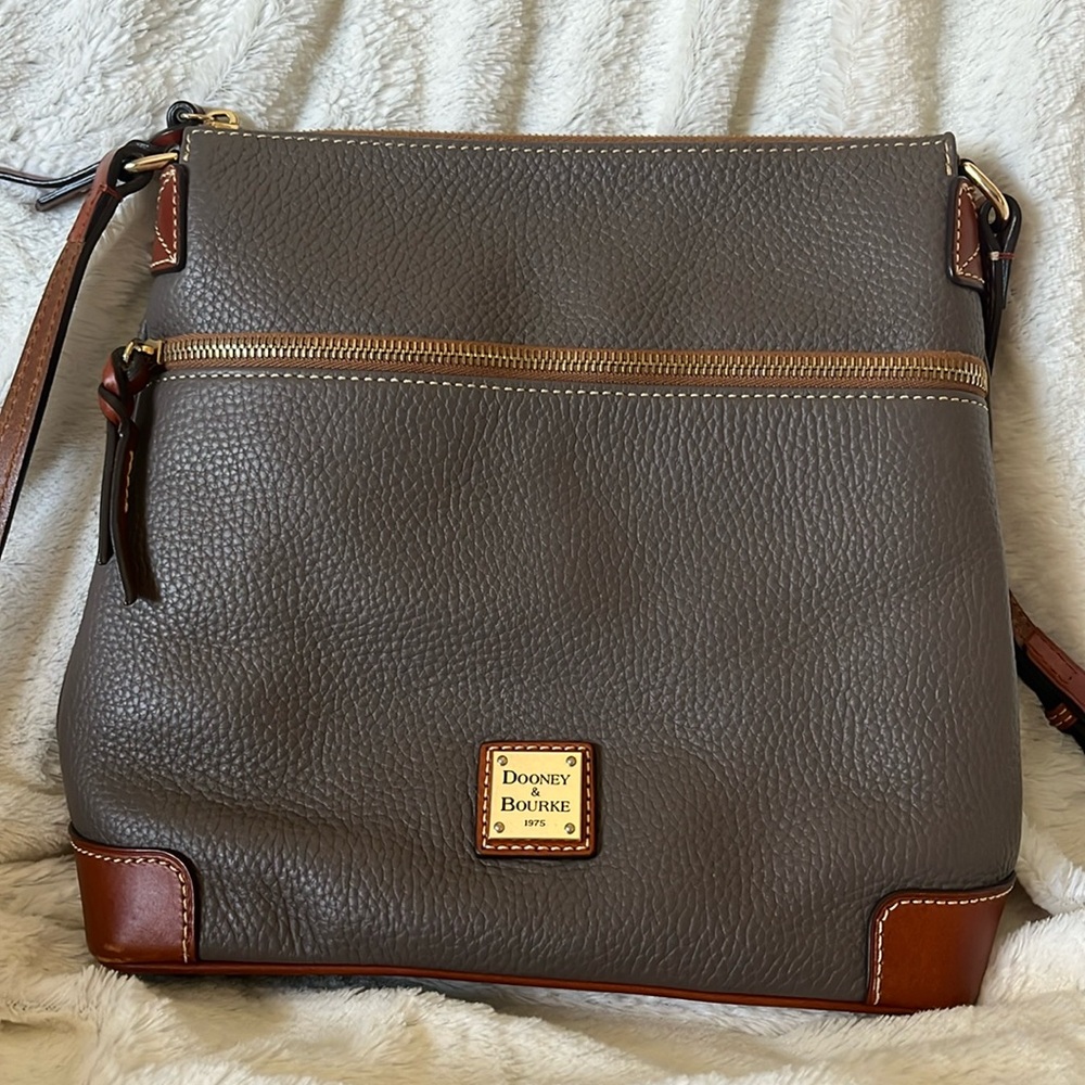 Dooney & Bourke pebble grain leather cross-body purse